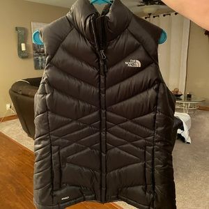 women’s north face vest